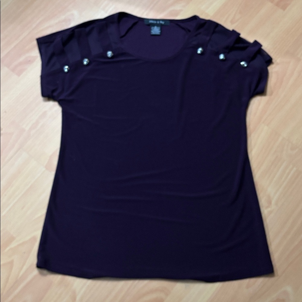 Adele and May Elegant Purple Short Sleeve Top with Button Accent size Small